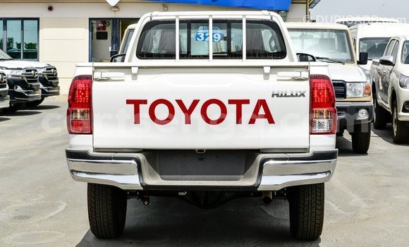 Buy Import Toyota Hilux White Car in Import - Dubai in Hhohho Buy Import Toyota Hilux White Car in Import - Dubai in Hhohho
