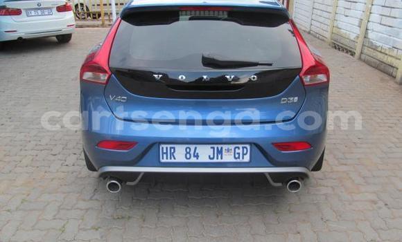 Buy Used Volvo V40 Silver Car in Hlatikulu in Shiselweni District Buy Used Volvo V40 Silver Car in Hlatikulu in Shiselweni District
