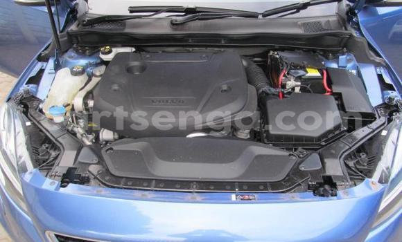 Buy Used Volvo V40 Silver Car in Hlatikulu in Shiselweni District Buy Used Volvo V40 Silver Car in Hlatikulu in Shiselweni District