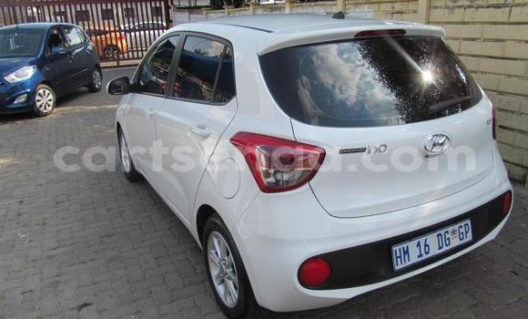 Buy Used Hyundai i10 White Car in Hluti in Shiselweni District Buy Used Hyundai i10 White Car in Hluti in Shiselweni District