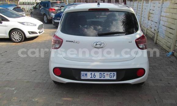 Buy Used Hyundai i10 White Car in Hluti in Shiselweni District Buy Used Hyundai i10 White Car in Hluti in Shiselweni District