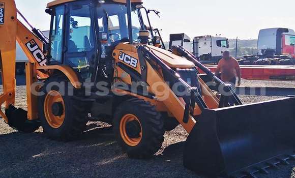 Nunua Ilio tumika Caterpillar 120 Beige Lori ndani ya Ezulwini nchini Hhohho Nunua Ilio tumika Caterpillar 120 Beige Lori ndani ya Ezulwini nchini Hhohho