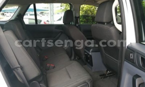 Nunua Ilio tumika Ford Everest White Gari ndani ya Ezulwini nchini Hhohho Nunua Ilio tumika Ford Everest White Gari ndani ya Ezulwini nchini Hhohho