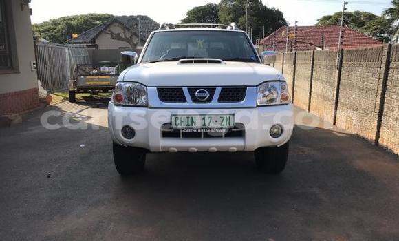 Acheter Occasion Voiture Nissan NP 300 Blanc à Hlatikulu, Shiselweni District Acheter Occasion Voiture Nissan NP 300 Blanc à Hlatikulu, Shiselweni District