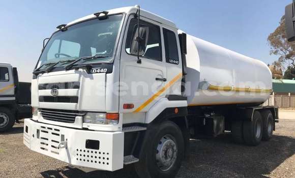 Nunua Ilio tumika Nissan UD White Lori ndani ya Hluti nchini Wilaya ya Shiselweni Nunua Ilio tumika Nissan UD White Lori ndani ya Hluti nchini Wilaya ya Shiselweni