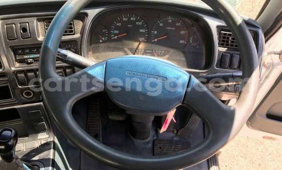 Nunua Ilio tumika Nissan UD White Lori ndani ya Hluti nchini Wilaya ya Shiselweni Nunua Ilio tumika Nissan UD White Lori ndani ya Hluti nchini Wilaya ya Shiselweni