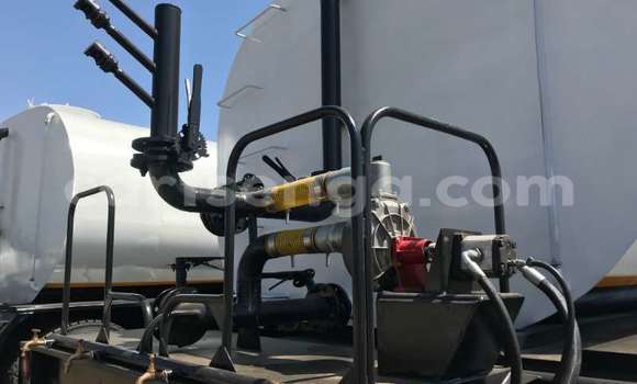 Nunua Ilio tumika Nissan UD White Lori ndani ya Hluti nchini Wilaya ya Shiselweni Nunua Ilio tumika Nissan UD White Lori ndani ya Hluti nchini Wilaya ya Shiselweni