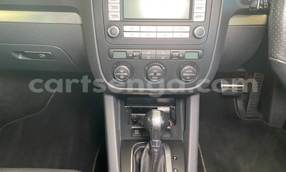 Nunua Ilio tumika Volkswagen Golf White Gari ndani ya Hluti nchini Wilaya ya Shiselweni Nunua Ilio tumika Volkswagen Golf White Gari ndani ya Hluti nchini Wilaya ya Shiselweni