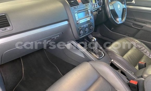 Nunua Ilio tumika Volkswagen Golf White Gari ndani ya Hluti nchini Wilaya ya Shiselweni Nunua Ilio tumika Volkswagen Golf White Gari ndani ya Hluti nchini Wilaya ya Shiselweni