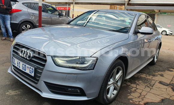 Nunua Ilio tumika Audi A4 Silver Gari ndani ya Hlatikulu nchini Wilaya ya Shiselweni Nunua Ilio tumika Audi A4 Silver Gari ndani ya Hlatikulu nchini Wilaya ya Shiselweni