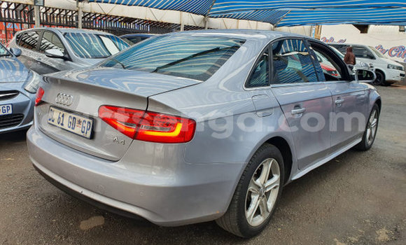 Nunua Ilio tumika Audi A4 Silver Gari ndani ya Hlatikulu nchini Wilaya ya Shiselweni Nunua Ilio tumika Audi A4 Silver Gari ndani ya Hlatikulu nchini Wilaya ya Shiselweni