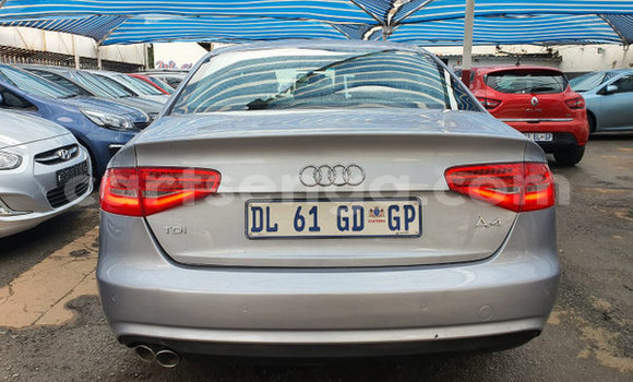 Nunua Ilio tumika Audi A4 Silver Gari ndani ya Hlatikulu nchini Wilaya ya Shiselweni Nunua Ilio tumika Audi A4 Silver Gari ndani ya Hlatikulu nchini Wilaya ya Shiselweni