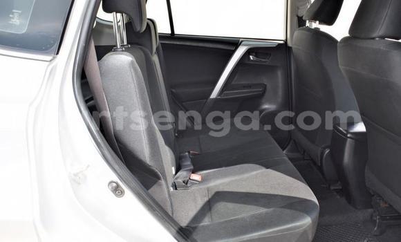 Nunua Ilio tumika Toyota RAV4 Silver Gari ndani ya Ezulwini nchini Hhohho Nunua Ilio tumika Toyota RAV4 Silver Gari ndani ya Ezulwini nchini Hhohho