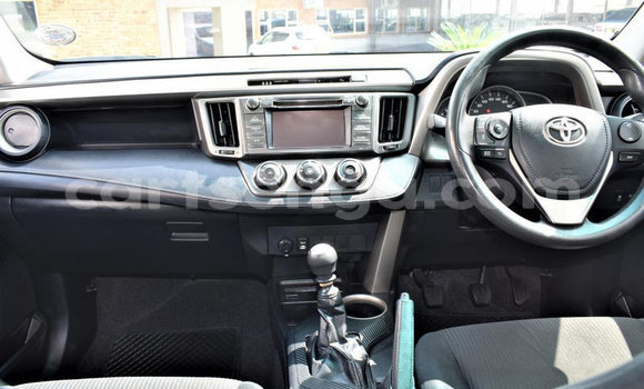 Nunua Ilio tumika Toyota RAV4 Silver Gari ndani ya Ezulwini nchini Hhohho Nunua Ilio tumika Toyota RAV4 Silver Gari ndani ya Ezulwini nchini Hhohho