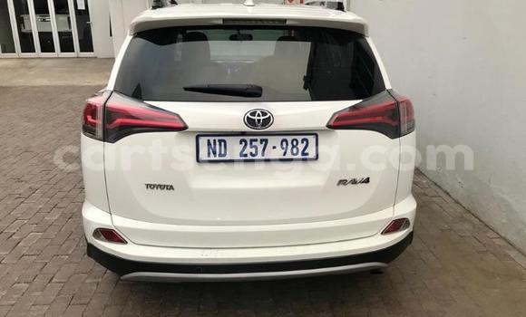 Acheter Occasion Voiture Toyota RAV4 Blanc à Manzini, Manzini Acheter Occasion Voiture Toyota RAV4 Blanc à Manzini, Manzini