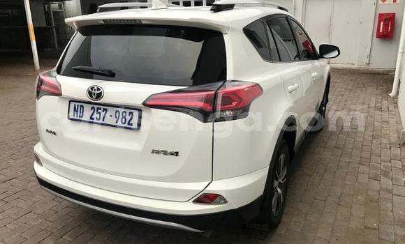 Acheter Occasion Voiture Toyota RAV4 Blanc à Manzini, Manzini Acheter Occasion Voiture Toyota RAV4 Blanc à Manzini, Manzini