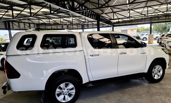 Nunua Ilio tumika Toyota Hilux White Gari ndani ya Ezulwini nchini Hhohho Nunua Ilio tumika Toyota Hilux White Gari ndani ya Ezulwini nchini Hhohho