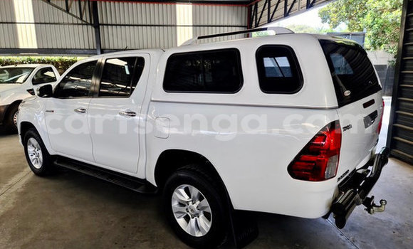 Nunua Ilio tumika Toyota Hilux White Gari ndani ya Ezulwini nchini Hhohho Nunua Ilio tumika Toyota Hilux White Gari ndani ya Ezulwini nchini Hhohho
