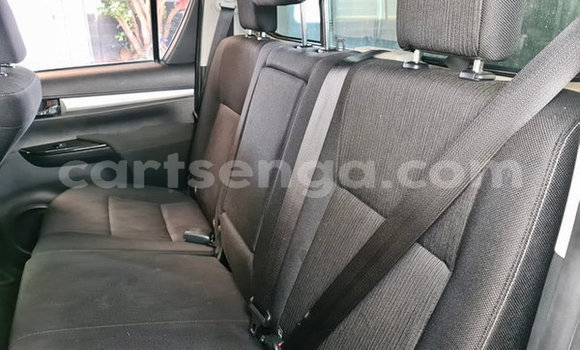 Nunua Ilio tumika Toyota Hilux White Gari ndani ya Ezulwini nchini Hhohho Nunua Ilio tumika Toyota Hilux White Gari ndani ya Ezulwini nchini Hhohho