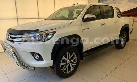 Nunua Ilio tumika Toyota Hilux White Gari ndani ya Ezulwini nchini Hhohho Nunua Ilio tumika Toyota Hilux White Gari ndani ya Ezulwini nchini Hhohho
