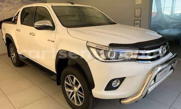 Nunua Ilio tumika Toyota Hilux White Gari ndani ya Ezulwini nchini Hhohho Nunua Ilio tumika Toyota Hilux White Gari ndani ya Ezulwini nchini Hhohho