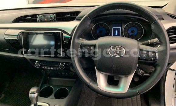 Nunua Ilio tumika Toyota Hilux White Gari ndani ya Ezulwini nchini Hhohho Nunua Ilio tumika Toyota Hilux White Gari ndani ya Ezulwini nchini Hhohho