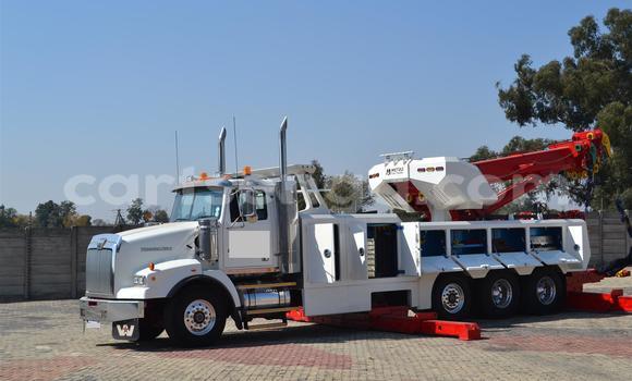 Buy Used Komatsu D31S White Truck in Ezulwini in Hhohho