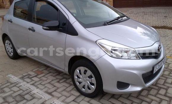 Acheter Occasion Voiture Toyota Yaris Gris à Hlatikulu, Shiselweni District Acheter Occasion Voiture Toyota Yaris Gris à Hlatikulu, Shiselweni District
