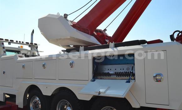 Nunua Ilio tumika Komatsu D31S White Lori ndani ya Ezulwini nchini Hhohho Nunua Ilio tumika Komatsu D31S White Lori ndani ya Ezulwini nchini Hhohho