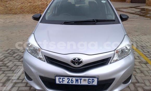 Acheter Occasion Voiture Toyota Yaris Gris à Hlatikulu, Shiselweni District Acheter Occasion Voiture Toyota Yaris Gris à Hlatikulu, Shiselweni District