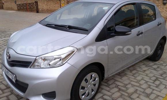 Acheter Occasion Voiture Toyota Yaris Gris à Hlatikulu, Shiselweni District Acheter Occasion Voiture Toyota Yaris Gris à Hlatikulu, Shiselweni District