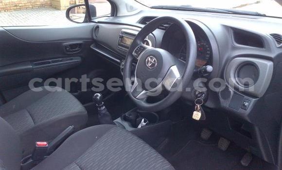 Acheter Occasion Voiture Toyota Yaris Gris à Hlatikulu, Shiselweni District Acheter Occasion Voiture Toyota Yaris Gris à Hlatikulu, Shiselweni District