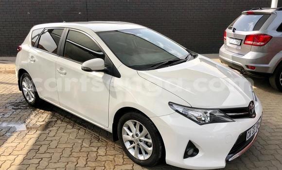 Nunua Ilio tumika Toyota Auris White Gari ndani ya Manzini nchini Manzini Nunua Ilio tumika Toyota Auris White Gari ndani ya Manzini nchini Manzini