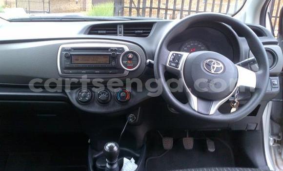 Acheter Occasion Voiture Toyota Yaris Gris à Hlatikulu, Shiselweni District Acheter Occasion Voiture Toyota Yaris Gris à Hlatikulu, Shiselweni District