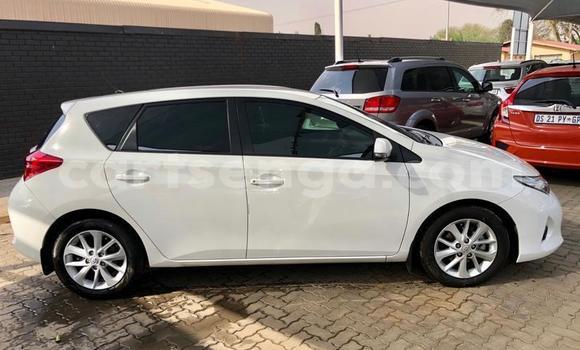 Nunua Ilio tumika Toyota Auris White Gari ndani ya Manzini nchini Manzini Nunua Ilio tumika Toyota Auris White Gari ndani ya Manzini nchini Manzini