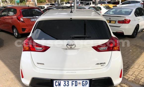 Nunua Ilio tumika Toyota Auris White Gari ndani ya Manzini nchini Manzini Nunua Ilio tumika Toyota Auris White Gari ndani ya Manzini nchini Manzini