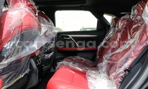 Nunua Imported Lexus RX 300 White Gari ndani ya Import - Dubai nchini Hhohho Nunua Imported Lexus RX 300 White Gari ndani ya Import - Dubai nchini Hhohho