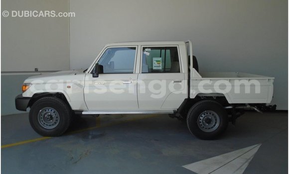 Buy Import Toyota Land Cruiser White Car in Import - Dubai in Hhohho Buy Import Toyota Land Cruiser White Car in Import - Dubai in Hhohho