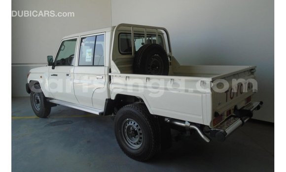 Buy Import Toyota Land Cruiser White Car in Import - Dubai in Hhohho Buy Import Toyota Land Cruiser White Car in Import - Dubai in Hhohho