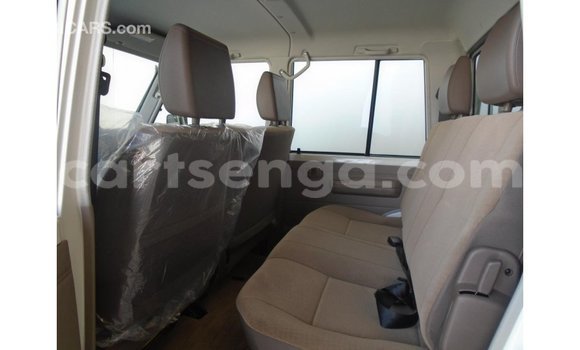 Buy Import Toyota Land Cruiser White Car in Import - Dubai in Hhohho Buy Import Toyota Land Cruiser White Car in Import - Dubai in Hhohho