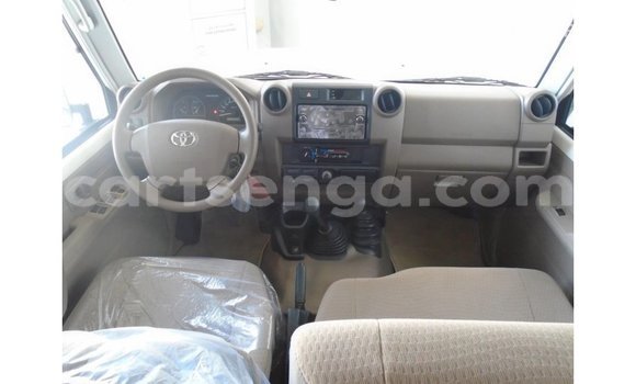 Buy Import Toyota Land Cruiser White Car in Import - Dubai in Hhohho Buy Import Toyota Land Cruiser White Car in Import - Dubai in Hhohho