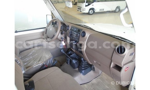 Buy Import Toyota Land Cruiser White Car in Import - Dubai in Hhohho Buy Import Toyota Land Cruiser White Car in Import - Dubai in Hhohho