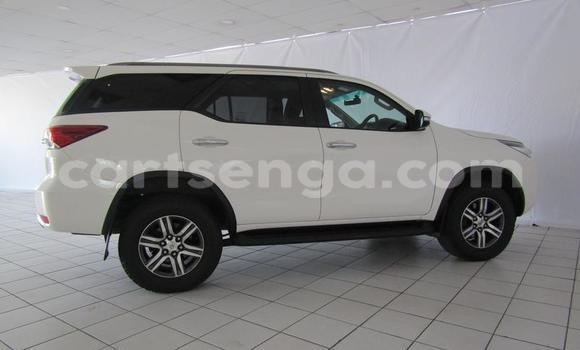 Acheter Occasion Voiture Toyota Fortuner Blanc à Mbabane, Manzini Acheter Occasion Voiture Toyota Fortuner Blanc à Mbabane, Manzini