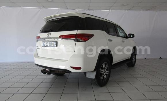 Acheter Occasion Voiture Toyota Fortuner Blanc à Mbabane, Manzini Acheter Occasion Voiture Toyota Fortuner Blanc à Mbabane, Manzini