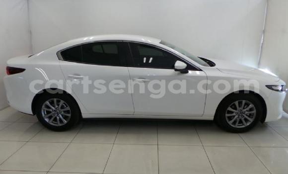 Nunua Ilio tumika Mazda 3 White Gari ndani ya Ezulwini nchini Hhohho Nunua Ilio tumika Mazda 3 White Gari ndani ya Ezulwini nchini Hhohho