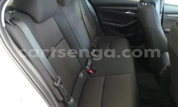 Nunua Ilio tumika Mazda 3 White Gari ndani ya Ezulwini nchini Hhohho Nunua Ilio tumika Mazda 3 White Gari ndani ya Ezulwini nchini Hhohho