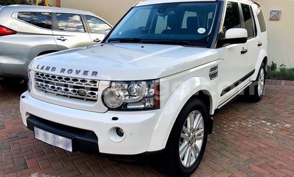 Buy Used Land Rover Discovery Sport White Car in Hlatikulu in Shiselweni District