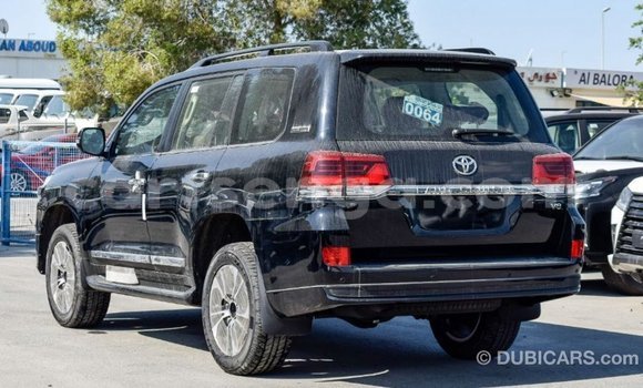 Nunua Imported Toyota Land Cruiser Black Gari ndani ya Import - Dubai nchini Hhohho Nunua Imported Toyota Land Cruiser Black Gari ndani ya Import - Dubai nchini Hhohho