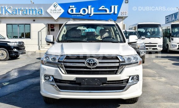 Acheter Import Voiture Toyota Land Cruiser Blanc à Import - Dubai, Hhohho Acheter Import Voiture Toyota Land Cruiser Blanc à Import - Dubai, Hhohho