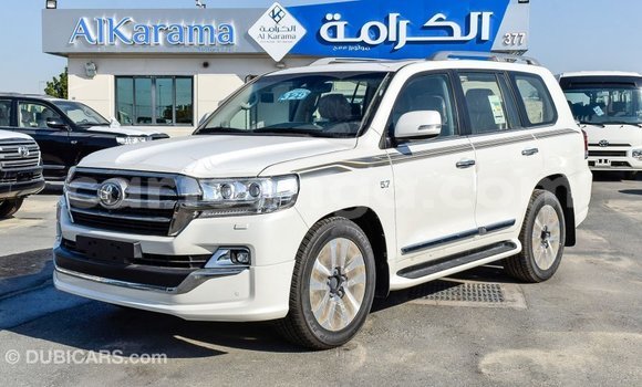 Acheter Import Voiture Toyota Land Cruiser Blanc à Import - Dubai, Hhohho Acheter Import Voiture Toyota Land Cruiser Blanc à Import - Dubai, Hhohho